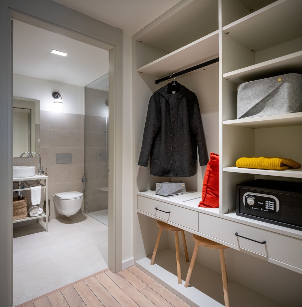 Apartment, 2 Bedrooms - Photo 4