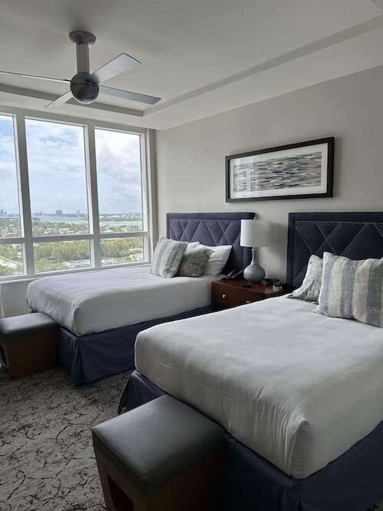 2 Bedroom Coastal Suite, 1 King, 2 Double beds, Premium Sofa bed, Ocean view, Balcony (1802) photo 3