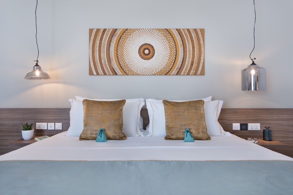 Sunny's Suite with Sea View - Photo 3