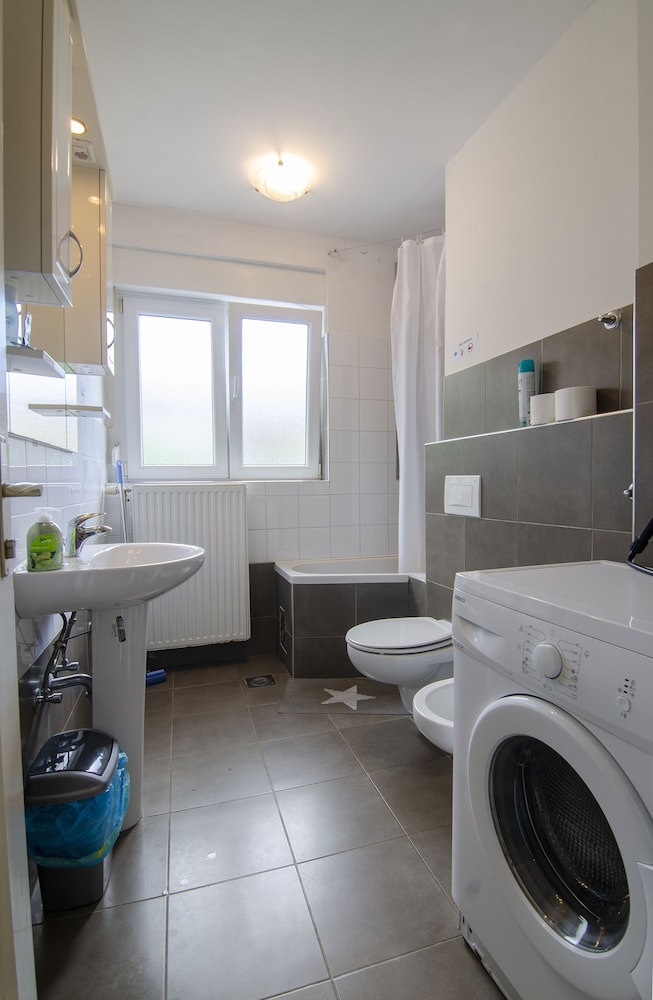 Economy Quadruple Room, Shared Bathroom photo 2