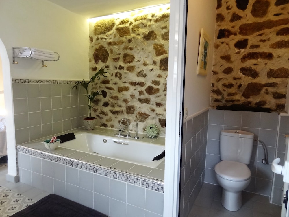 Honeymoon Suite, Patio, Garden Area photo 3