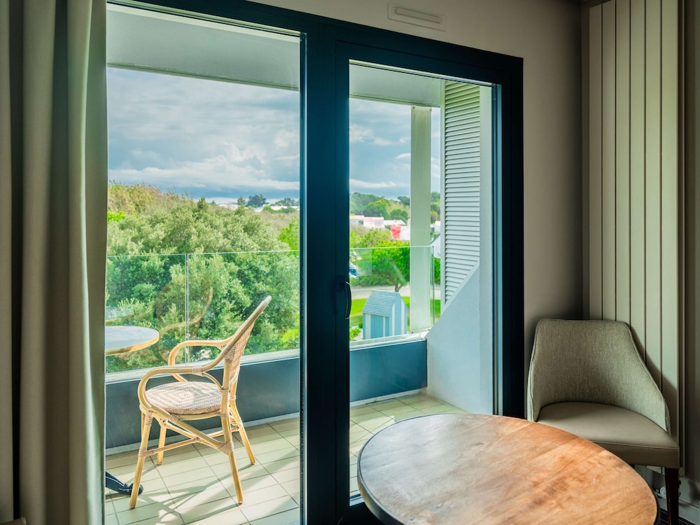 Classic Room, 1 Double Bed, Balcony (Overlooking Pine Forest)