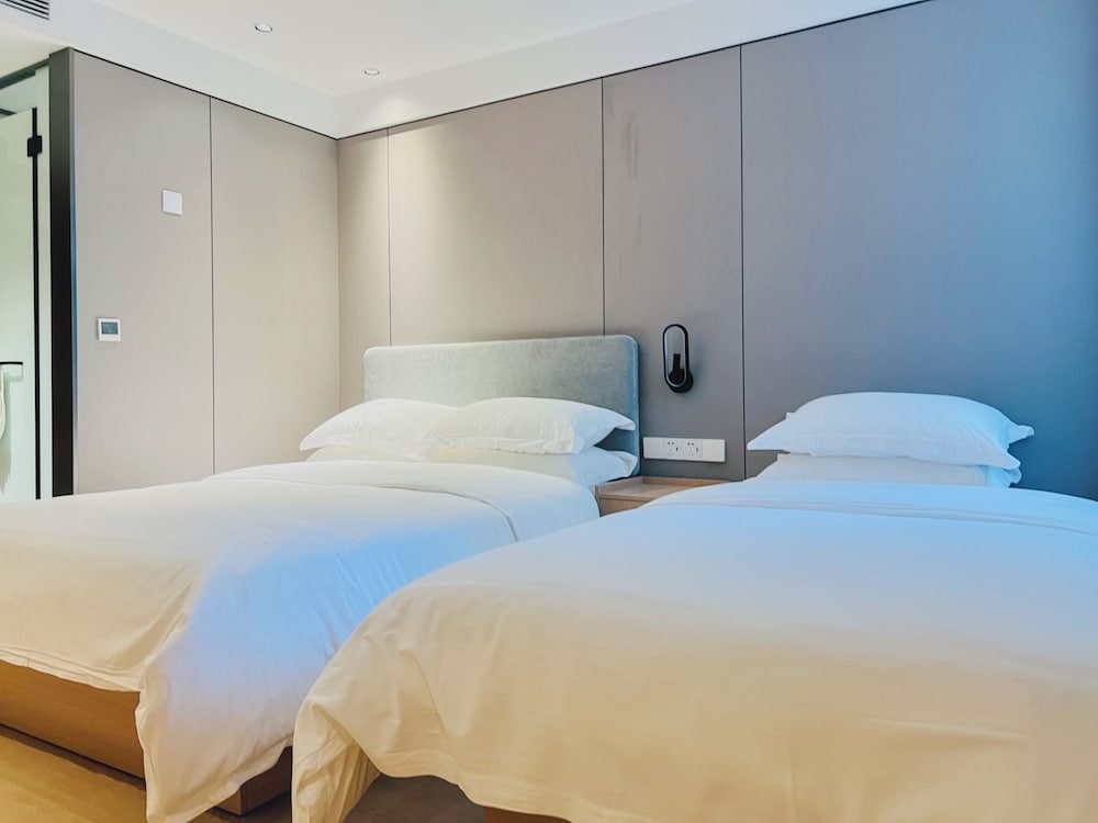 Superior Queen Room with Two Queen Beds