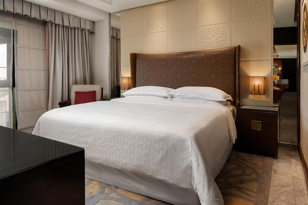 Club Suite, 1 Bedroom - Photo 2