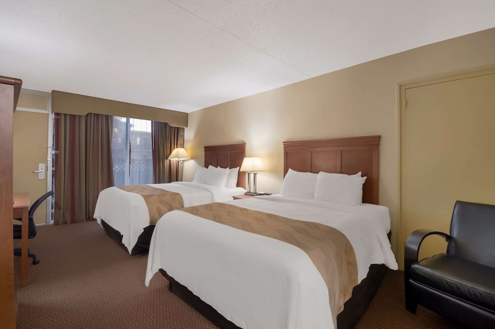 Standard Room, 2 Double Beds, Non Smoking (Exterior Corridors) - Photo 3