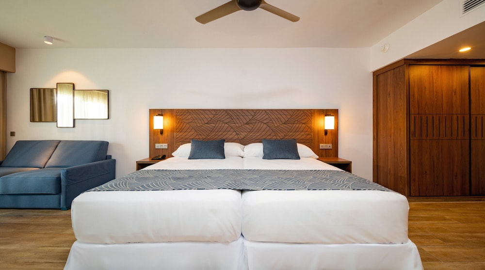 Double Room, Ocean View (b2c-us)