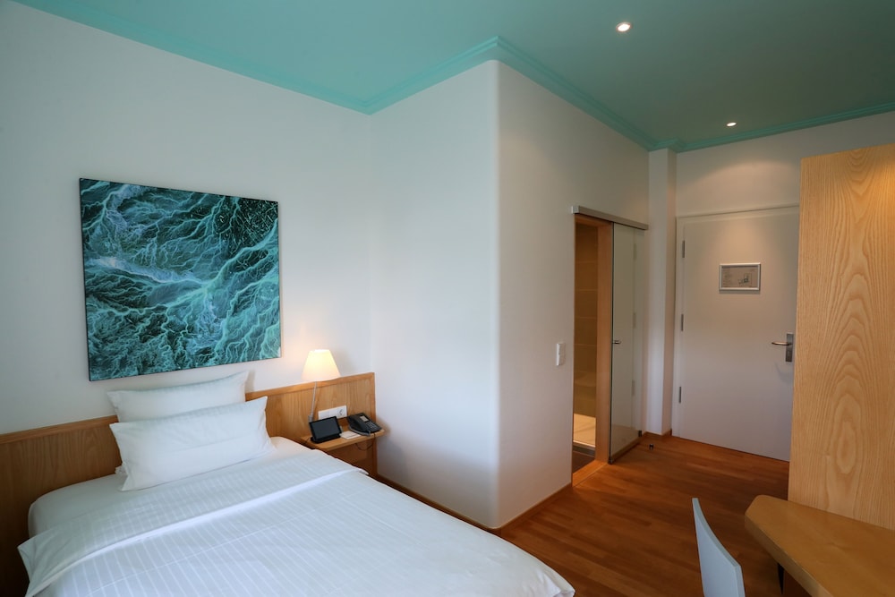 Cosy single room