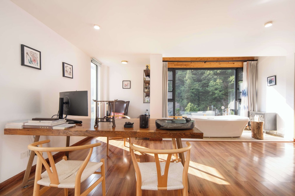 Luxury Suite, Mountain View