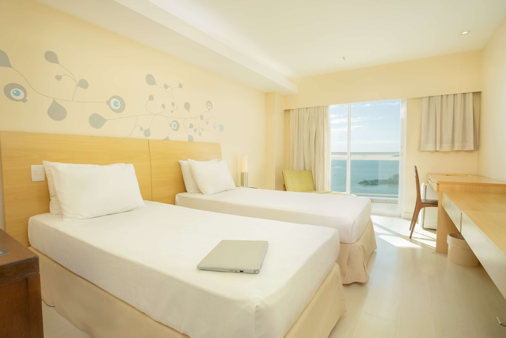 Standard Room, 2 Twin Beds, Balcony, Ocean View - Photo 3