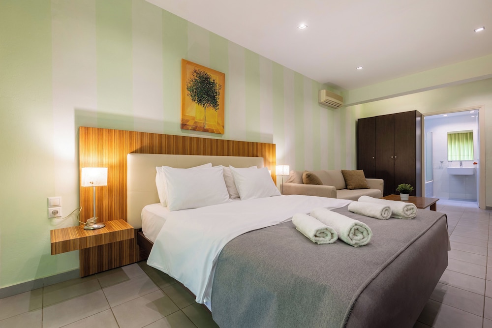 Junior Suite with Garden View - Photo 3