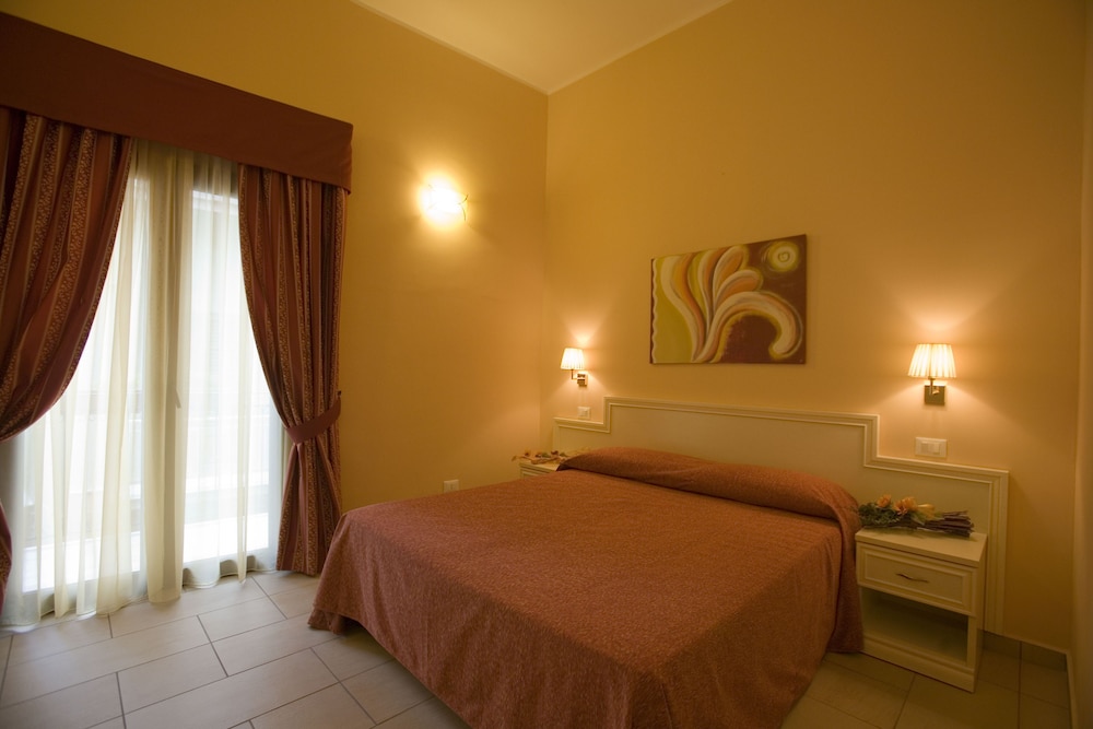 Comfort Studio Suite, Balcony, City View photo 1