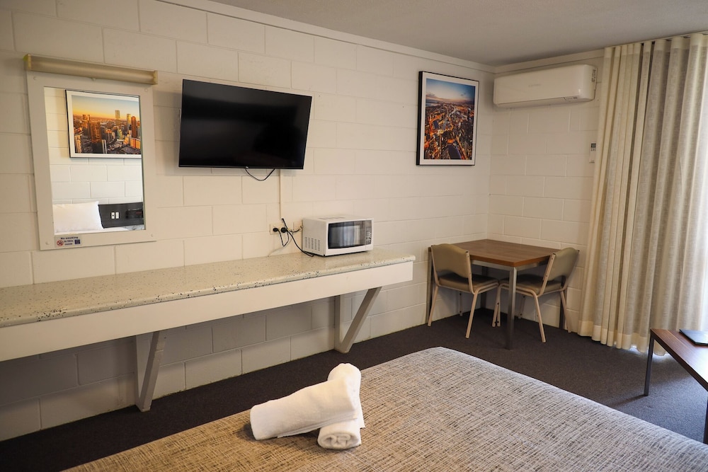 Superior Room, 1 King Bed - Photo 3
