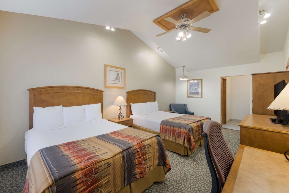 Standard Room, 2 Queen Beds, Non Smoking, Jetted Tub photo 2