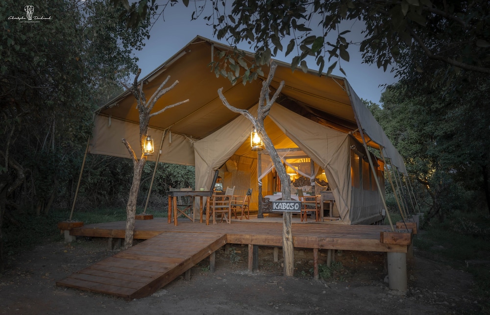Deluxe Tent, 2 Twin Beds, Private Bathroom, Park View photo 3