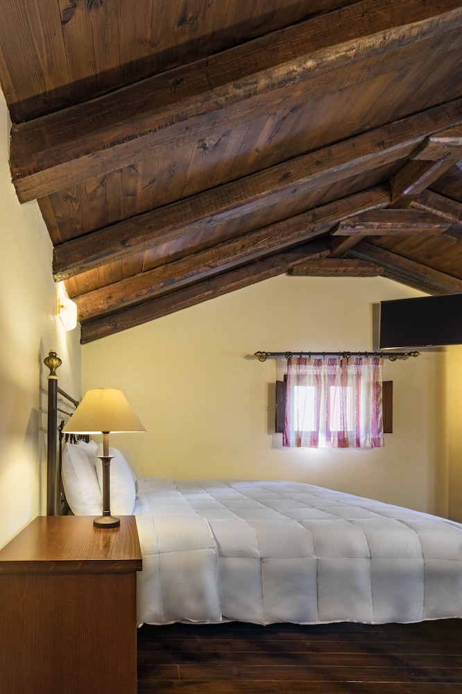 Traditional Duplex, 1 Bedroom photo 1