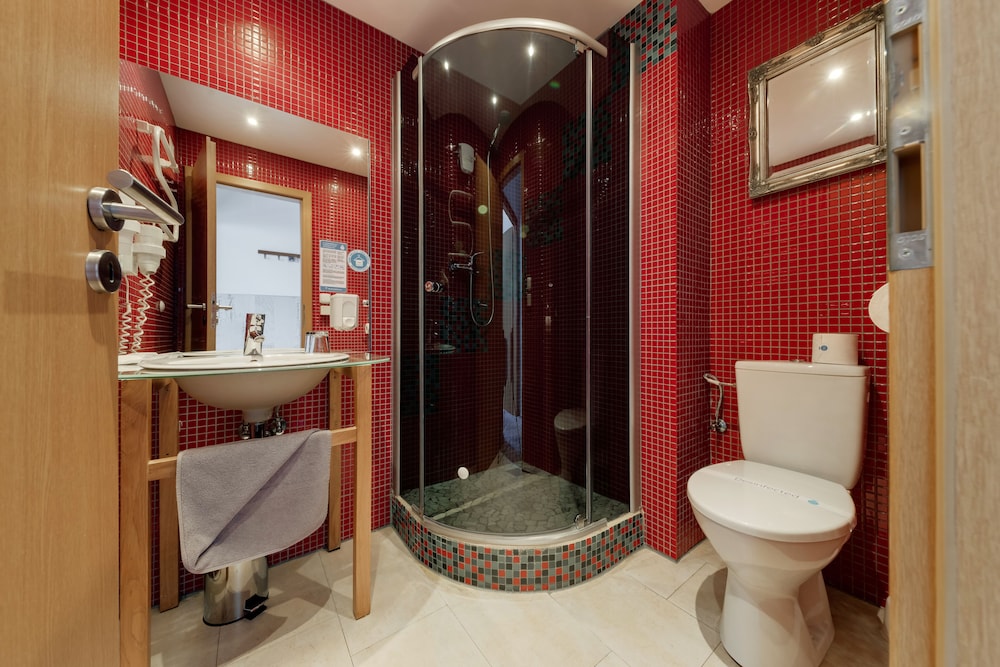Superior Double or Twin Room - Photo 11