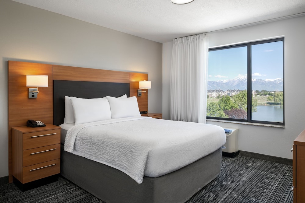 Suite, 1 Bedroom (Mobility/Hearing Accessible, Tub) photo 3