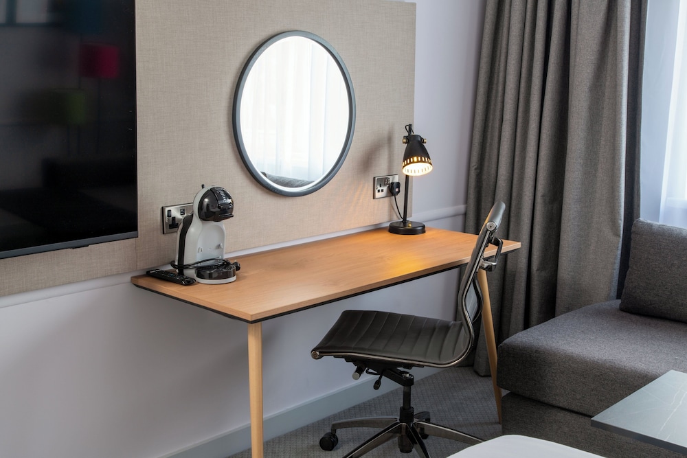 Premium Room, 1 Double Bed with Sofa bed - Photo 5