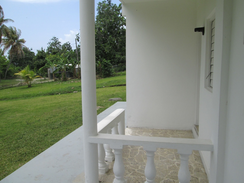 Luxury Double Room, 1 King Bed, Balcony photo 3
