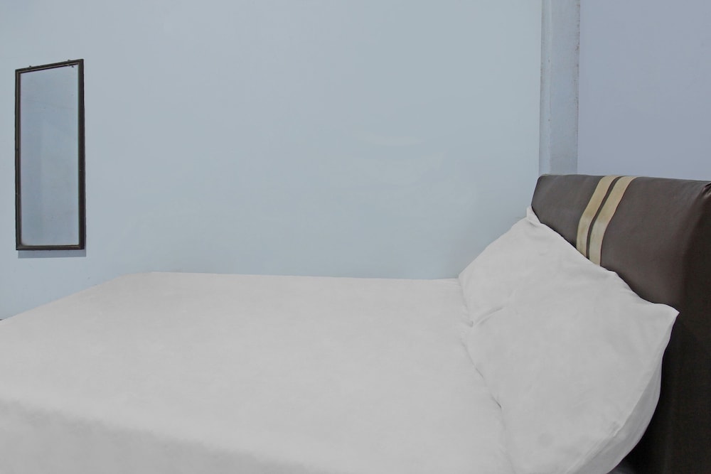 Economy Double Room - Photo 12