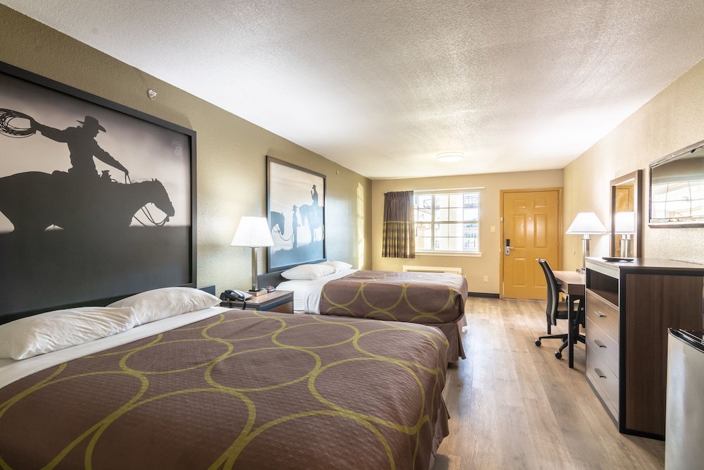 Standard Room, 2 Queen Beds - Photo 1