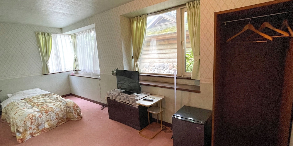 Fourth Room photo 2