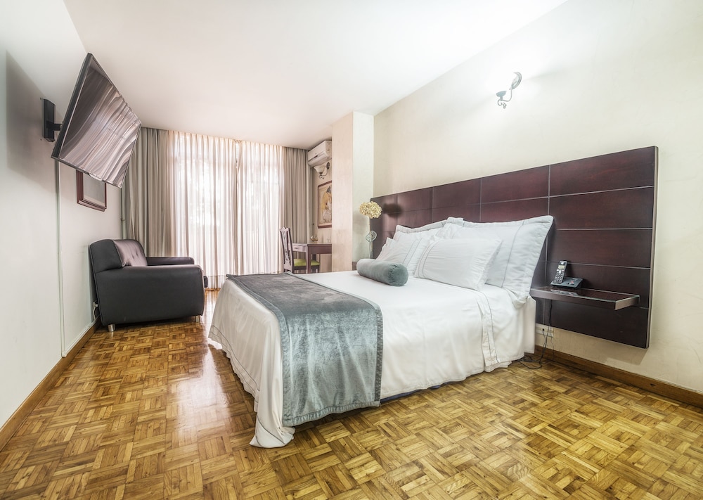 Standard Suite - Photo 3