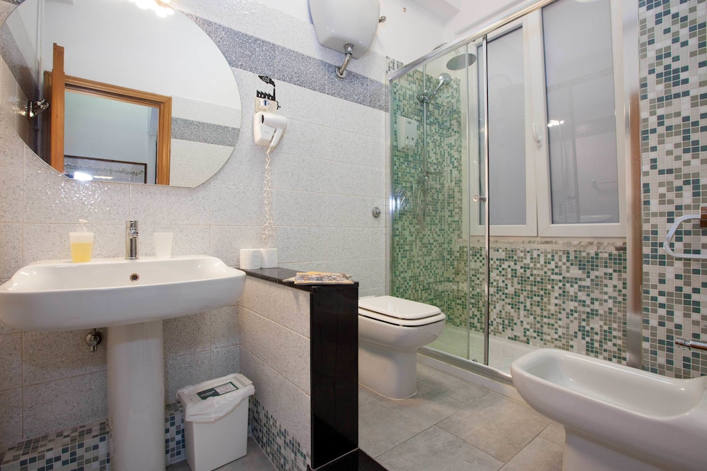 Quintuple Room with External Bathroom photo 3