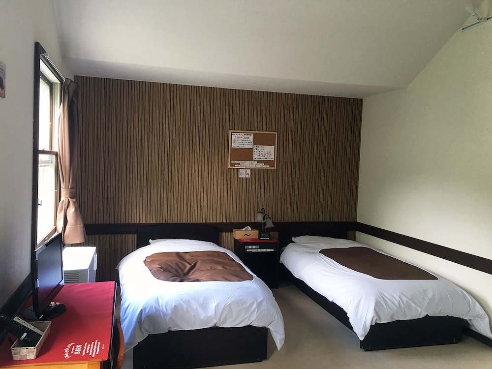 Standard Twin Room (Breakfast is Japanese style, No Breakfast under Room Only plan) photo 1