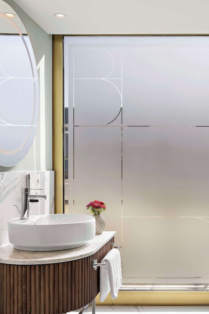 Superior Suite, Balcony, City View