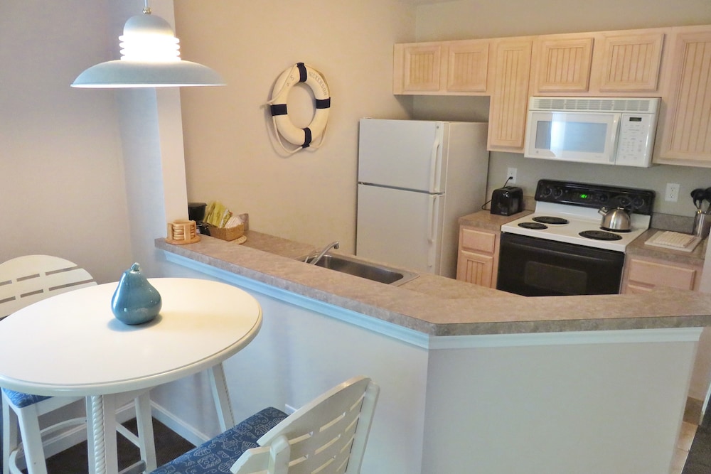 Room, 1 Queen Bed With Sofa Bed (One Bedroom Arbor Villa)