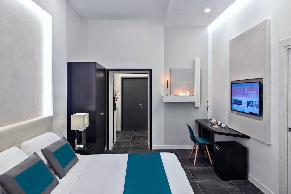Luxury Suite photo 2