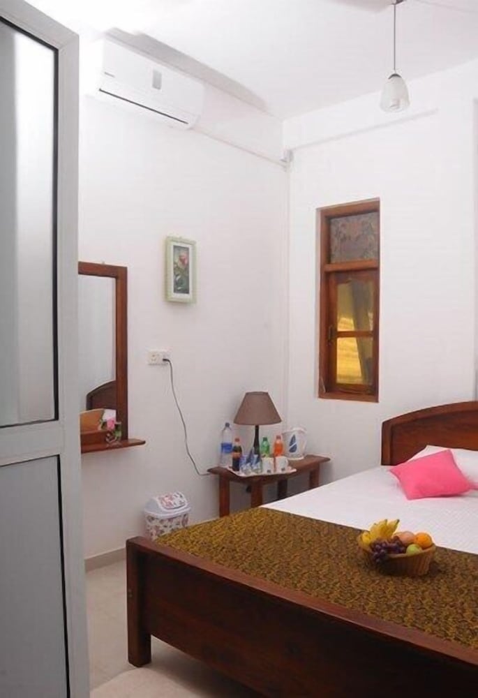 Economy Double Room Single Use, Shared Bathroom, Garden View photo 2