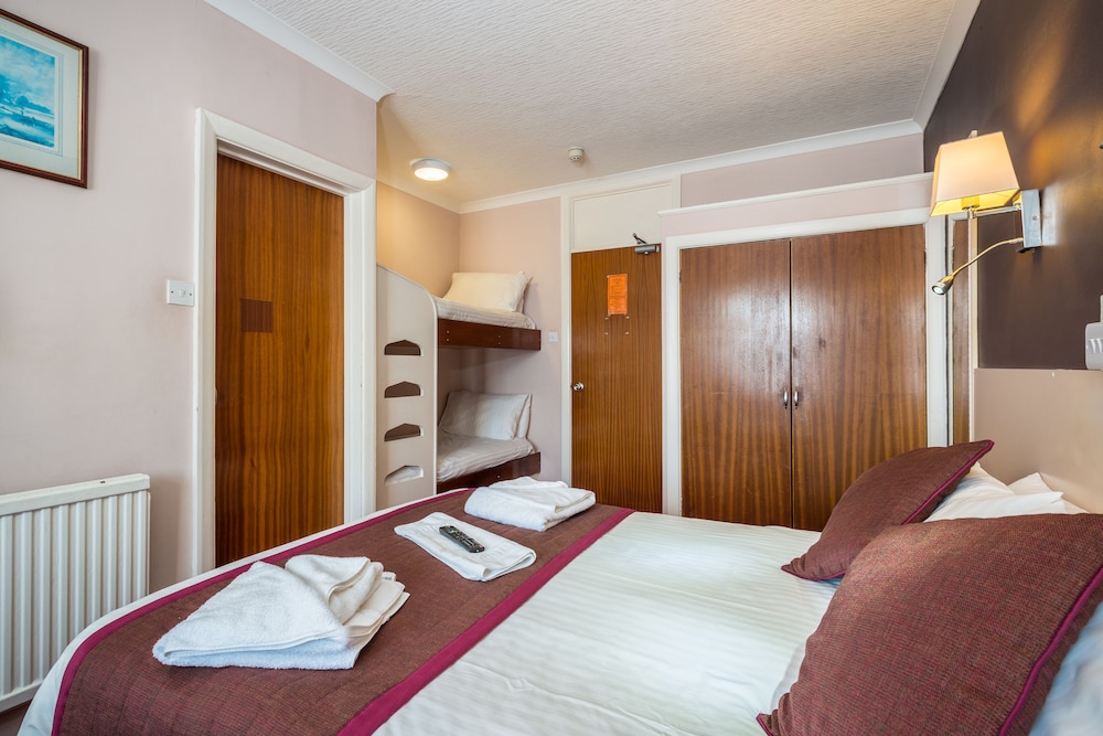 Family Quadruple Room photo 1