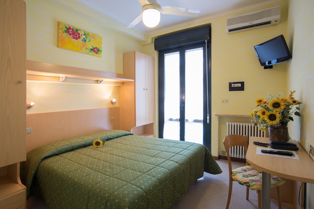 Standard Double Room photo 1