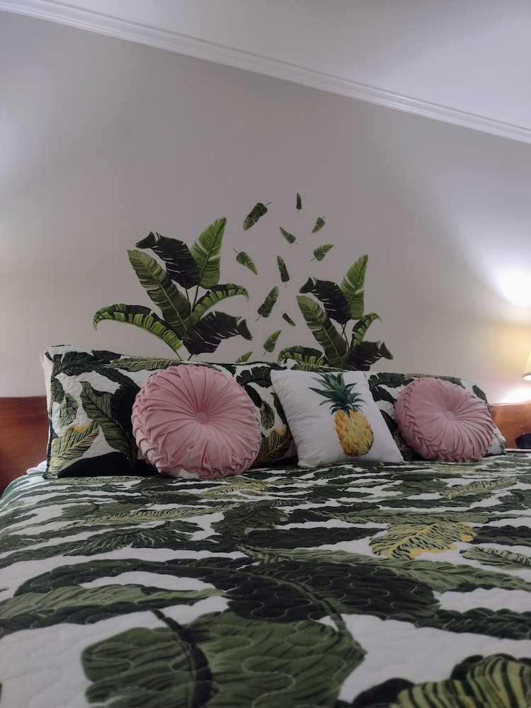 Signature Room, 1 King Bed, Mountain View photo 2