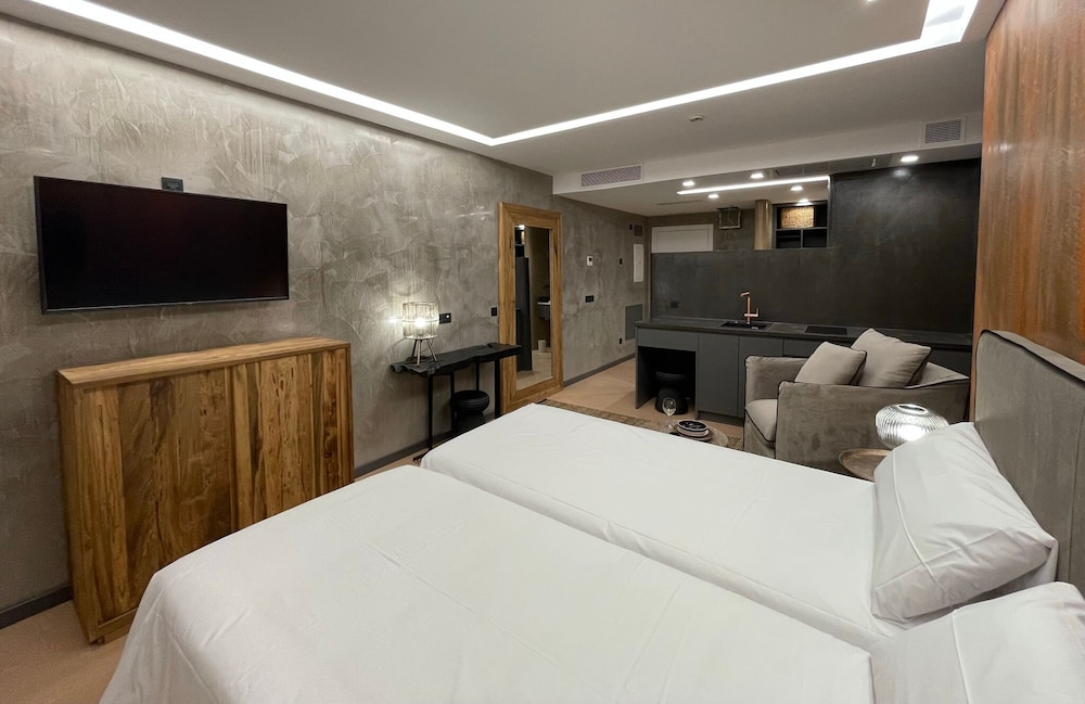Deluxe Studio Suite (Africa)