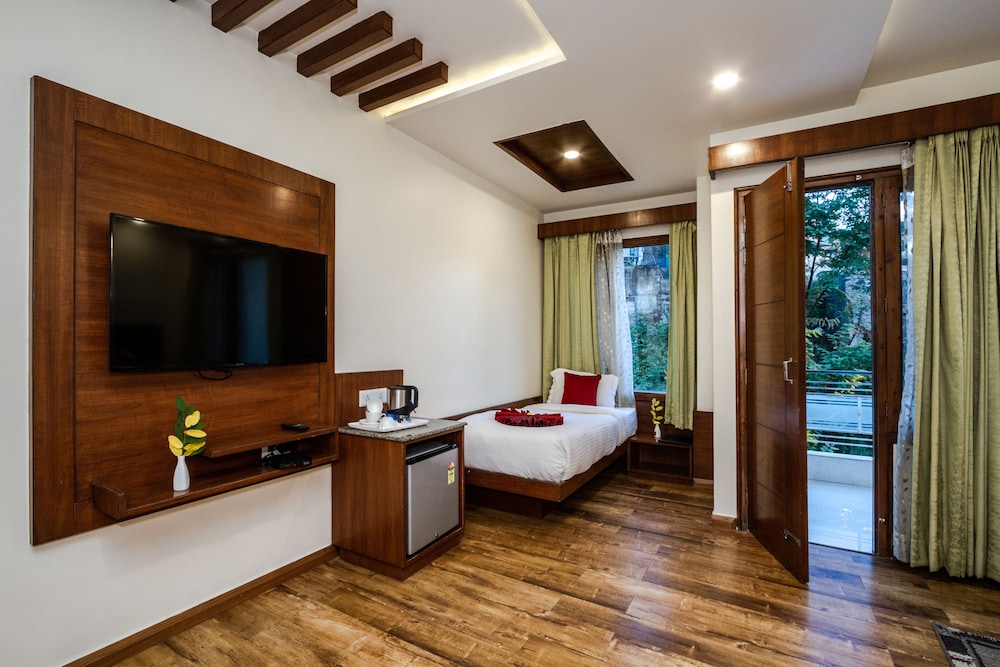 Executive Room - Photo 3