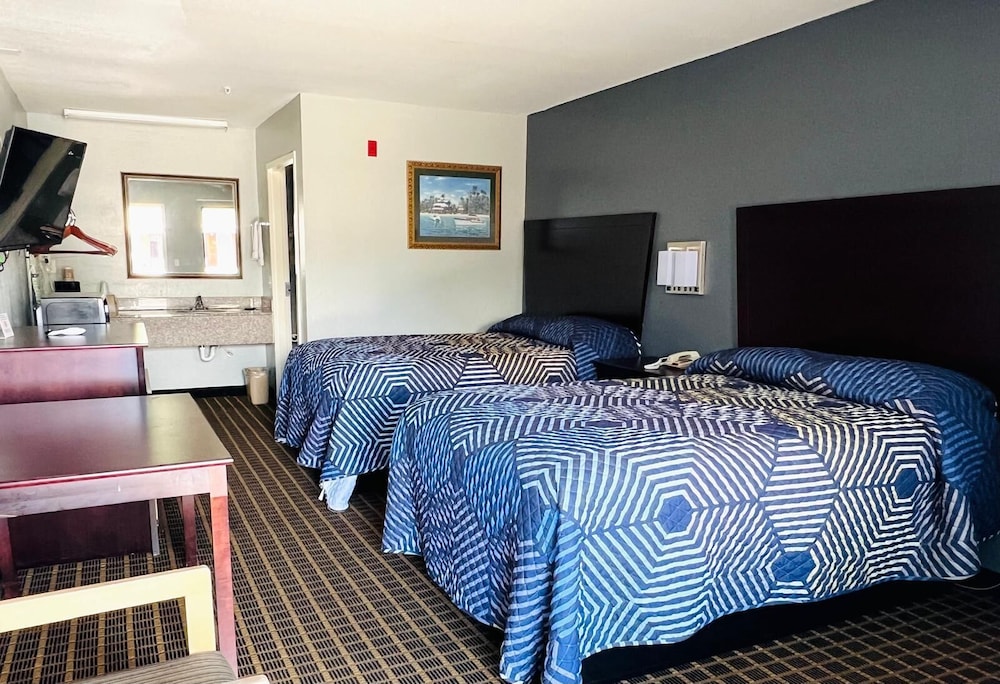 Room, 2 Double Beds, Smoking photo 3