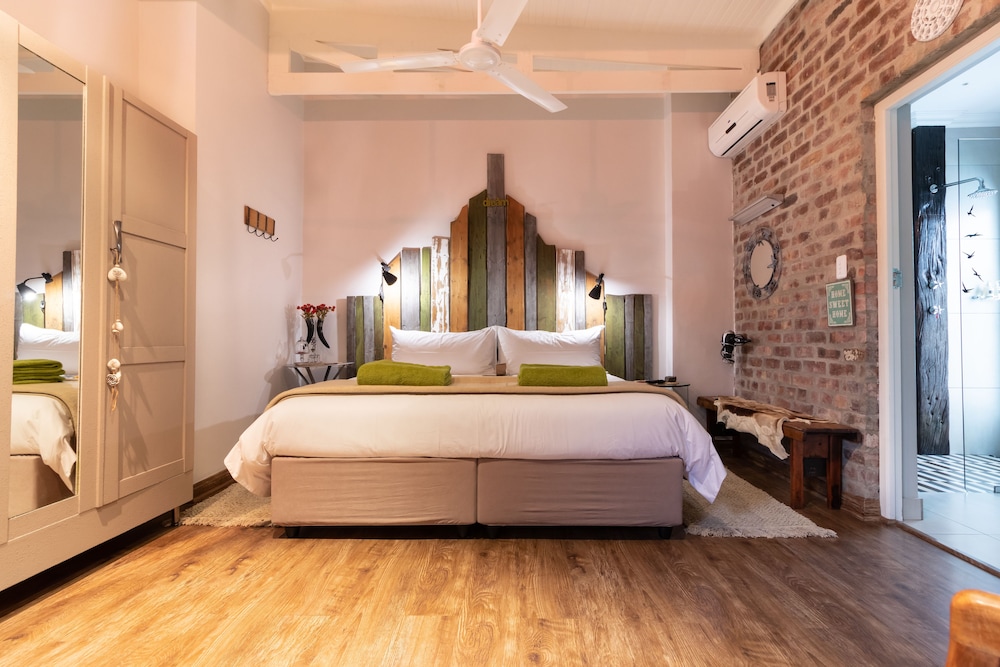 Honeymoon Room, 1 Bedroom (R3) photo 1