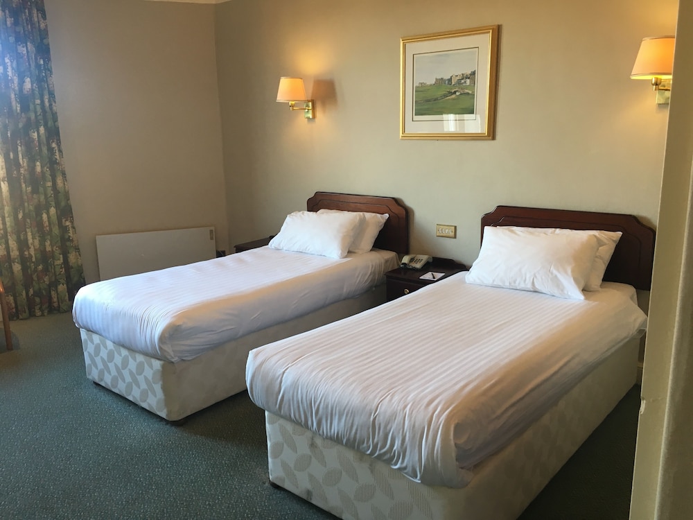 Classic Twin Room (1 Adult) photo 1