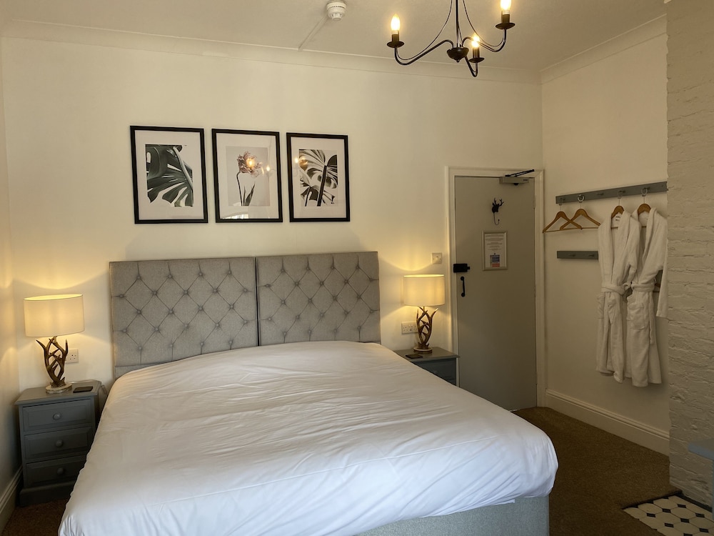 Double or Twin Room (Room 2) photo 2