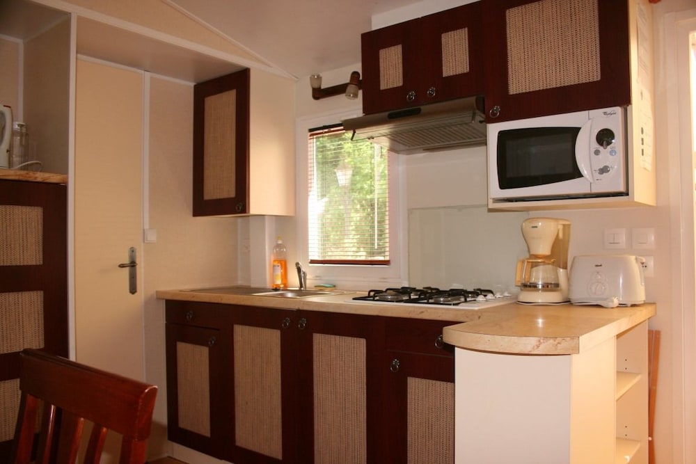 Mobile Home, 2 Bedrooms photo 3