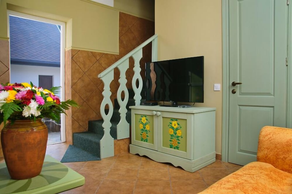 Standard Plus, Forest or Lake View photo 2
