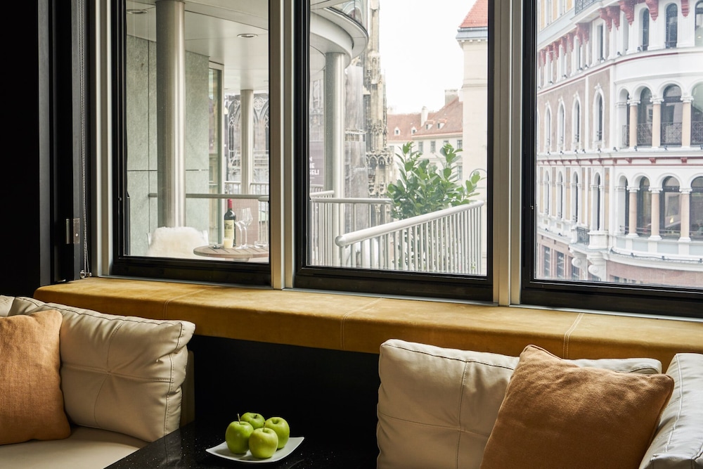 Junior Suite, Balcony, City View