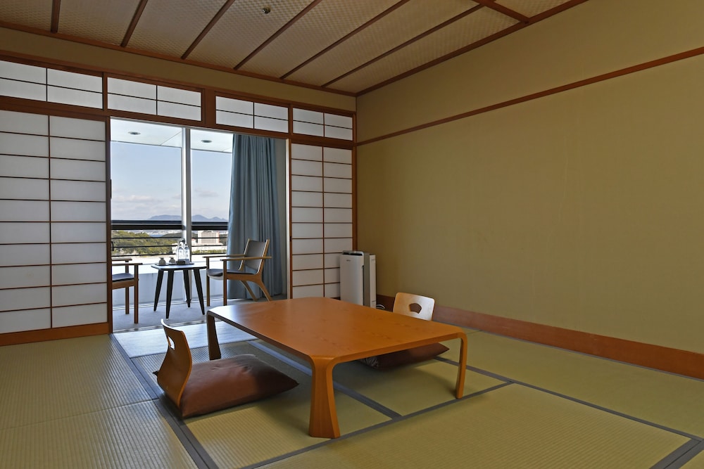 Japanese Style Room, Smoking photo 1