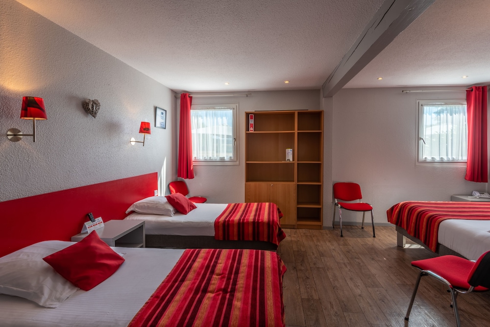 Standard Triple Room photo 2