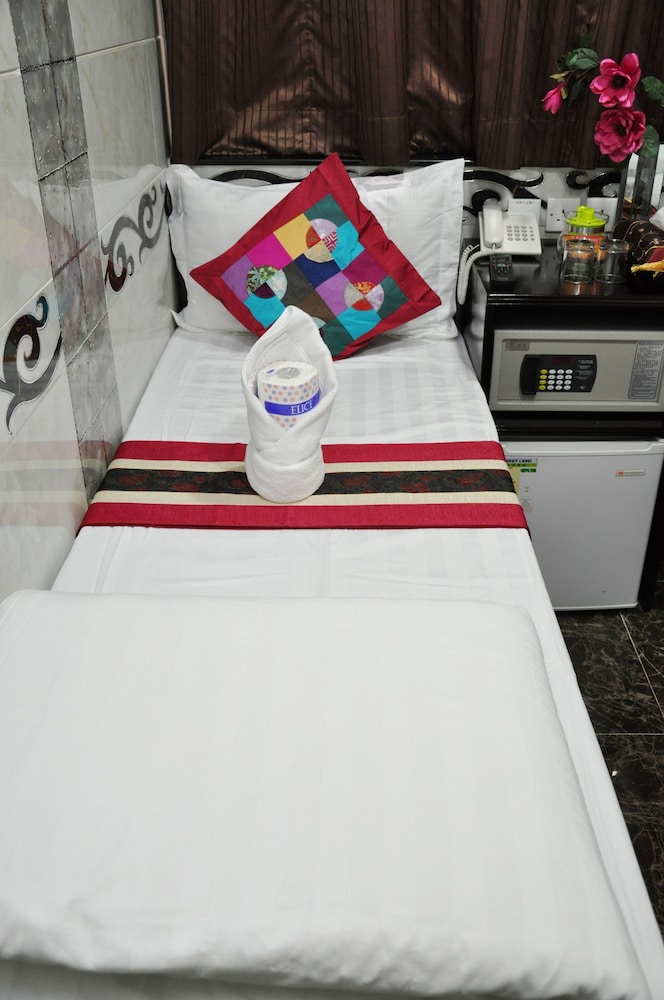 Standard Single Room (28 Nights)