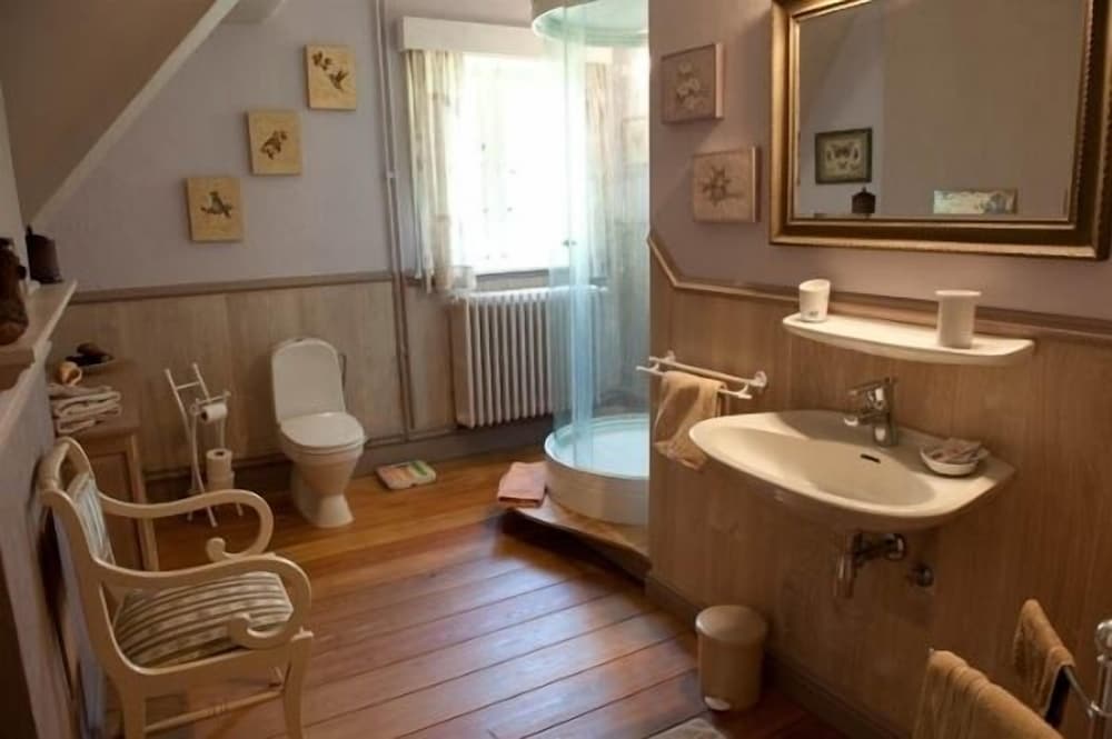 Family Room photo 3