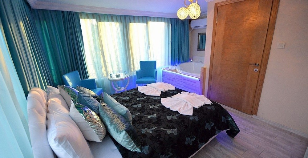 Deluxe Double Room, Jetted Tub, Garden View
